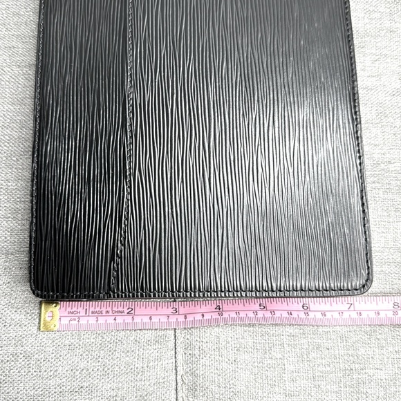 Louis Vuitton Epi Pochette Homme Clutch- Authentic in Black - Picture 13 of 16